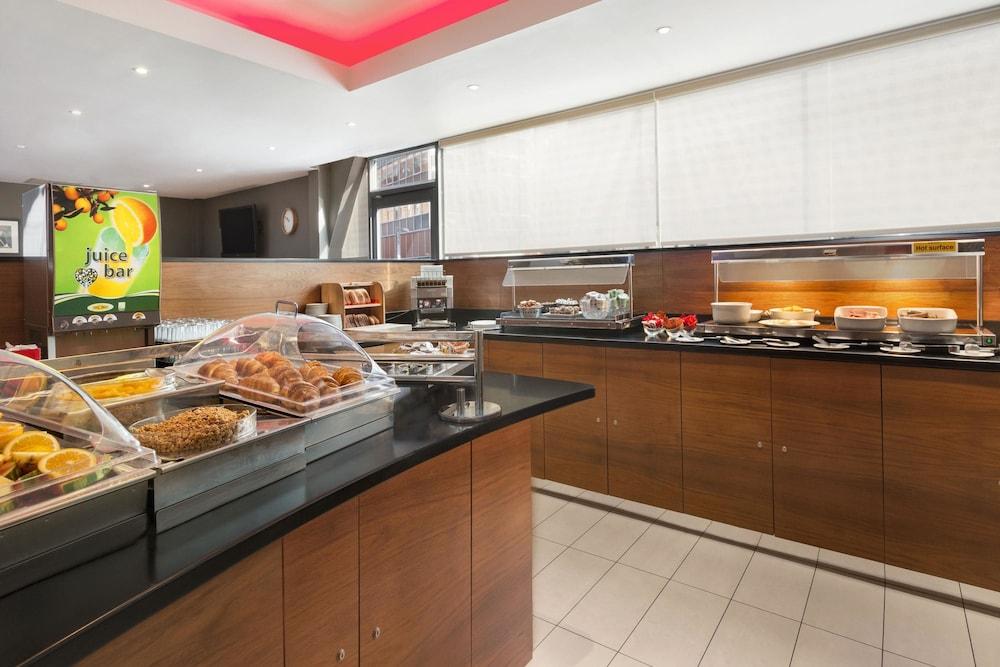 Ramada Encore Leicester City Centre Exterior photo